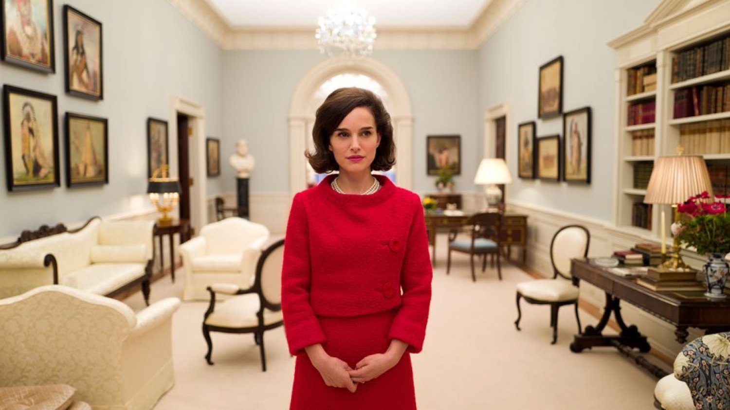 Natalie Portman w roli Jackie Kennedy.
