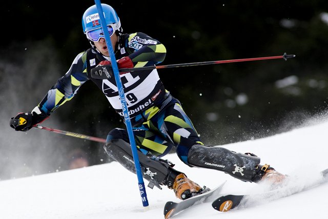 Duże nachylenie, wiele skoków, ostre zakręty i duża prędkość - tak wygląda trasa w Kitzbuhel.