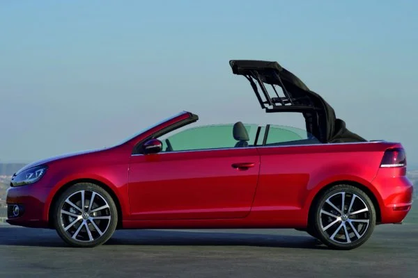 Volkswagen Golf Cabriolet - kolejny dowód na to, że kabriolety są bezpieczne. Auto może poszczycić się otrzymaniem pięciu gwiazdek w teście Euro NCAP