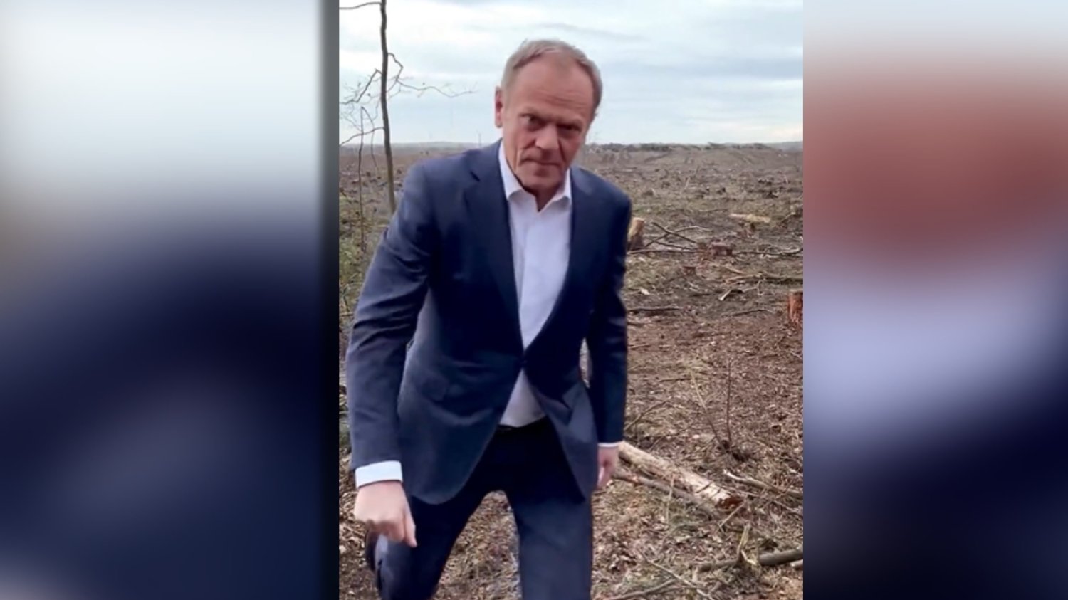 Donald Tusk "pokazał" milion samochodów Morawieckiego. "Tak to wygląda".