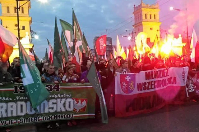 Rok temu na wysokości mostu Poniatowskiego doszło do zamieszek z policją.