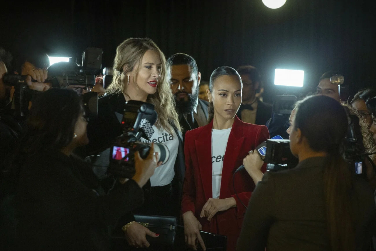 Karla Sofía Gascón i Zoe Saldaña w filmie "Emilia Pérez"