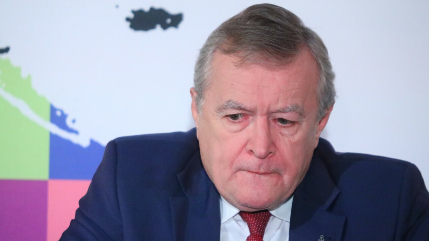 Piotr Gliński próbował zaatakować Donalda Tuska, ale mu nie wyszło.