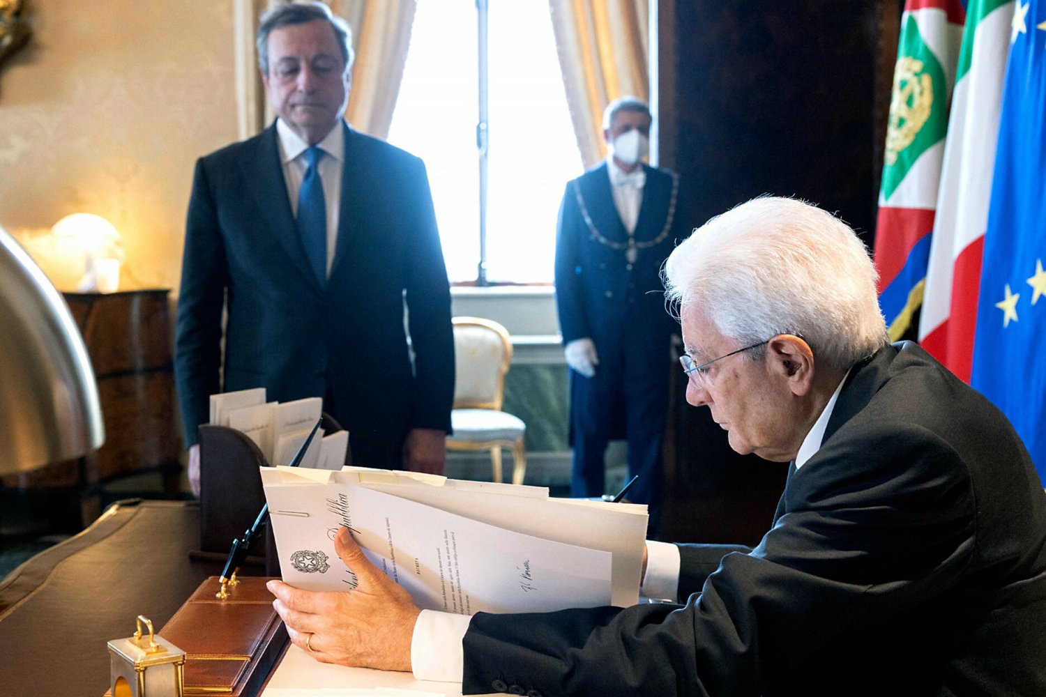 Prezydent Włoch rozwiązał parlament.