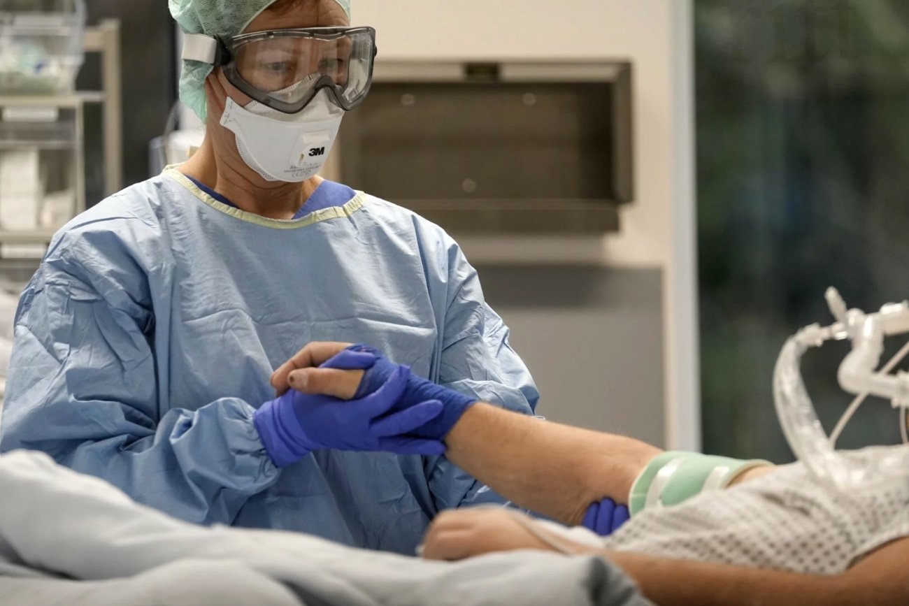 Pacjent po podróży z Afryki wylądował w szpitalu. Wykryto nowy wariant wirusa mpox. Pacjent po podróży z Afryki wylądował w szpitalu. Wykryto nowy wariant wirusa mpox.