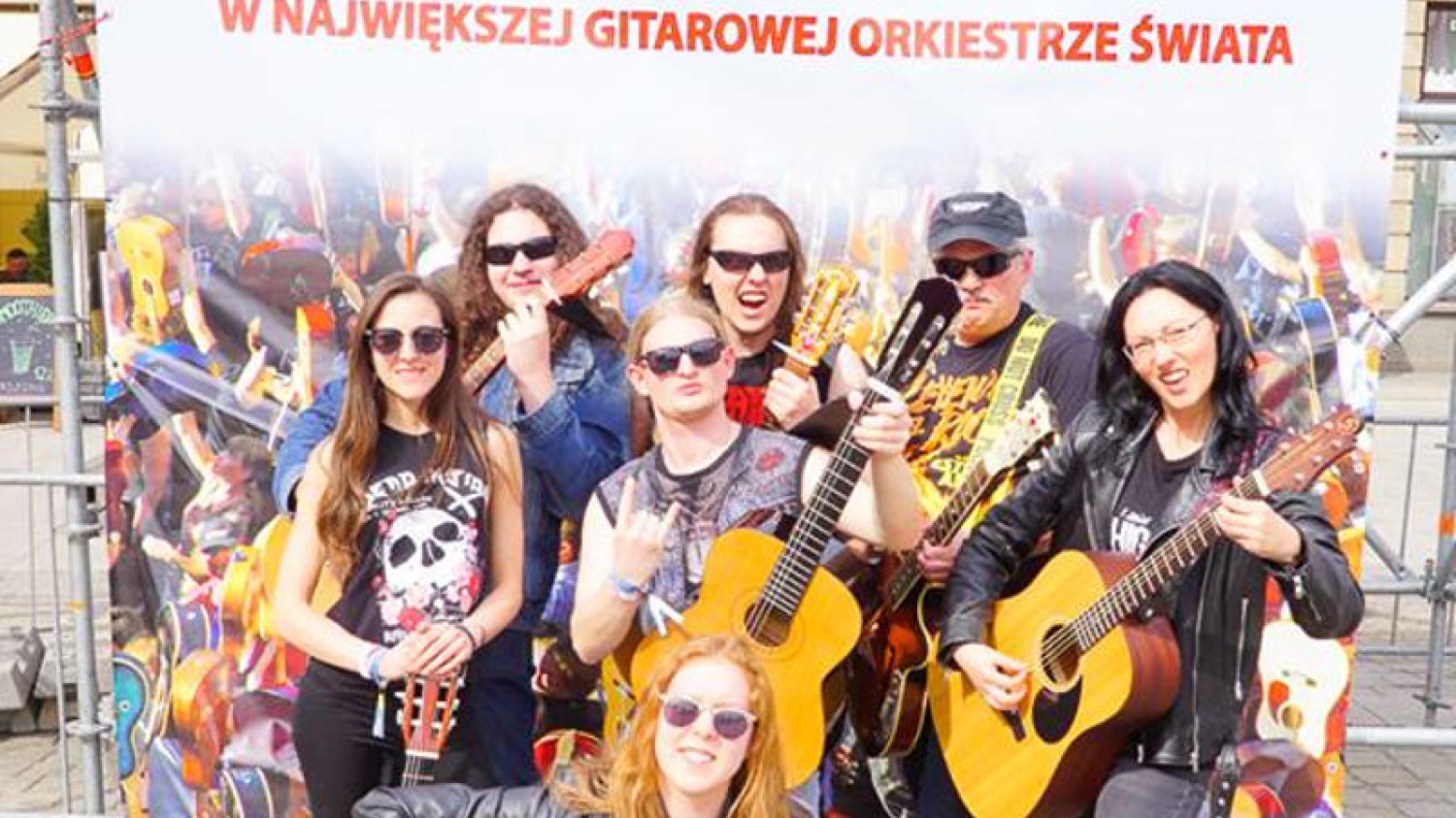 1 maja 2018 na wrocławskim rynku ustanowiono nowy Gitarowy Rekord Guinnessa. "Hey Joe" Jimiego Hendrixa zagrało 7411 gitar.