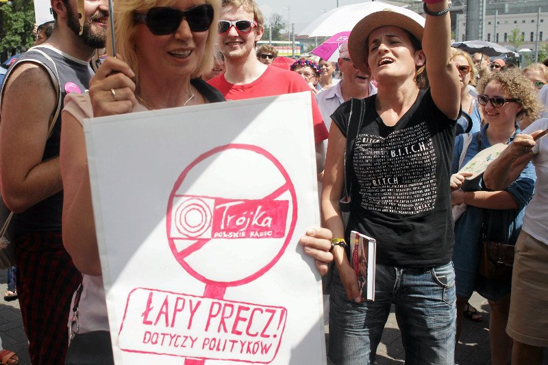 Piotr Wąż z Telewizji Republika wkrótce poprowadzi "Puls Trójki". Na zdjęciu - protest słuchaczy Programu III w 2016 r. przeciwko antenowym zmianom "dobrej zmiany".