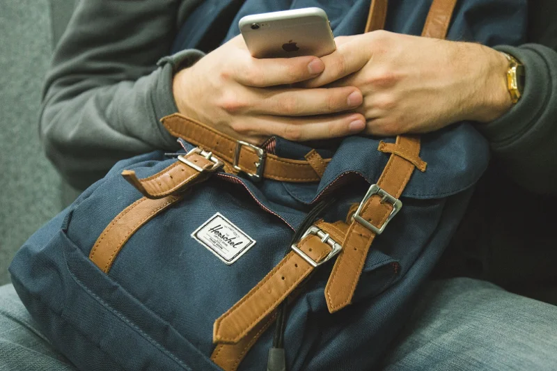 Coraz więcej operatorów proponuje niższe ceny na zakup nowoczesnych smartfonów dla osób, które zdecydują się na łączenie usług