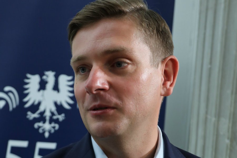 Bartosz Kownacki przeciwstawił Patryka Jakiego elitarności Rafała Trzaskowskiego.