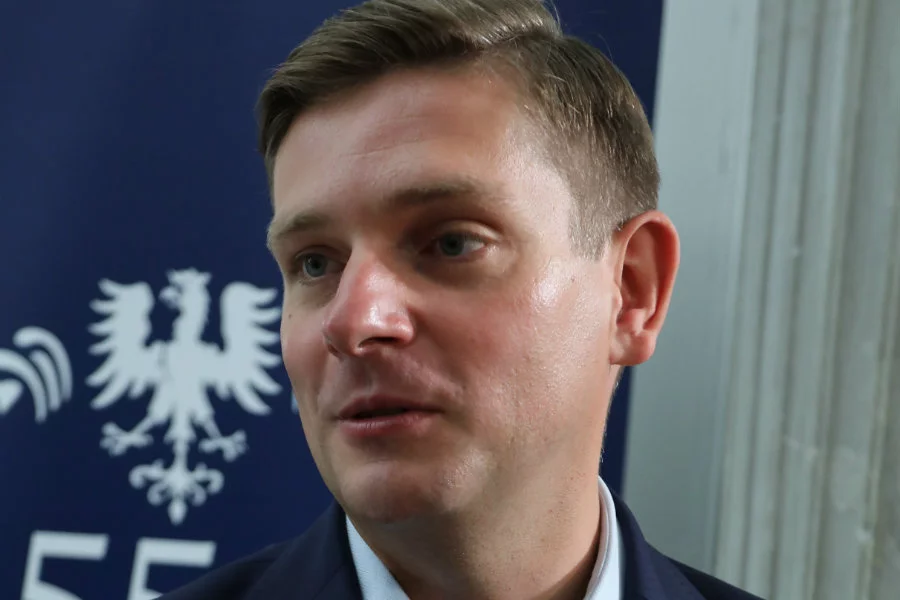 Bartosz Kownacki przeciwstawił Patryka Jakiego elitarności Rafała Trzaskowskiego.
