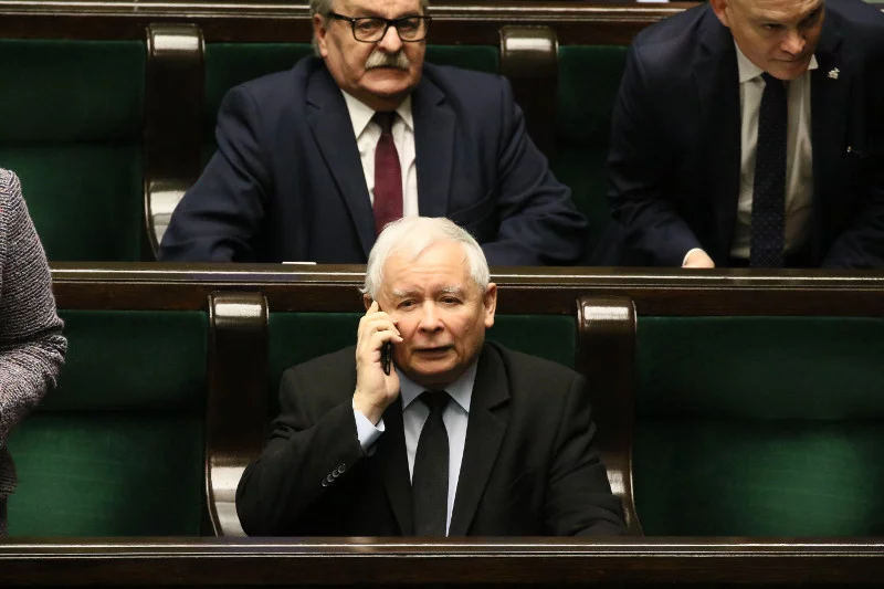 "Gazeta Wyborcza" opublikowała fakturę, którą spółka zarządzana przez Geralda Birgfellnera wystawiła spółce Srebrna.
