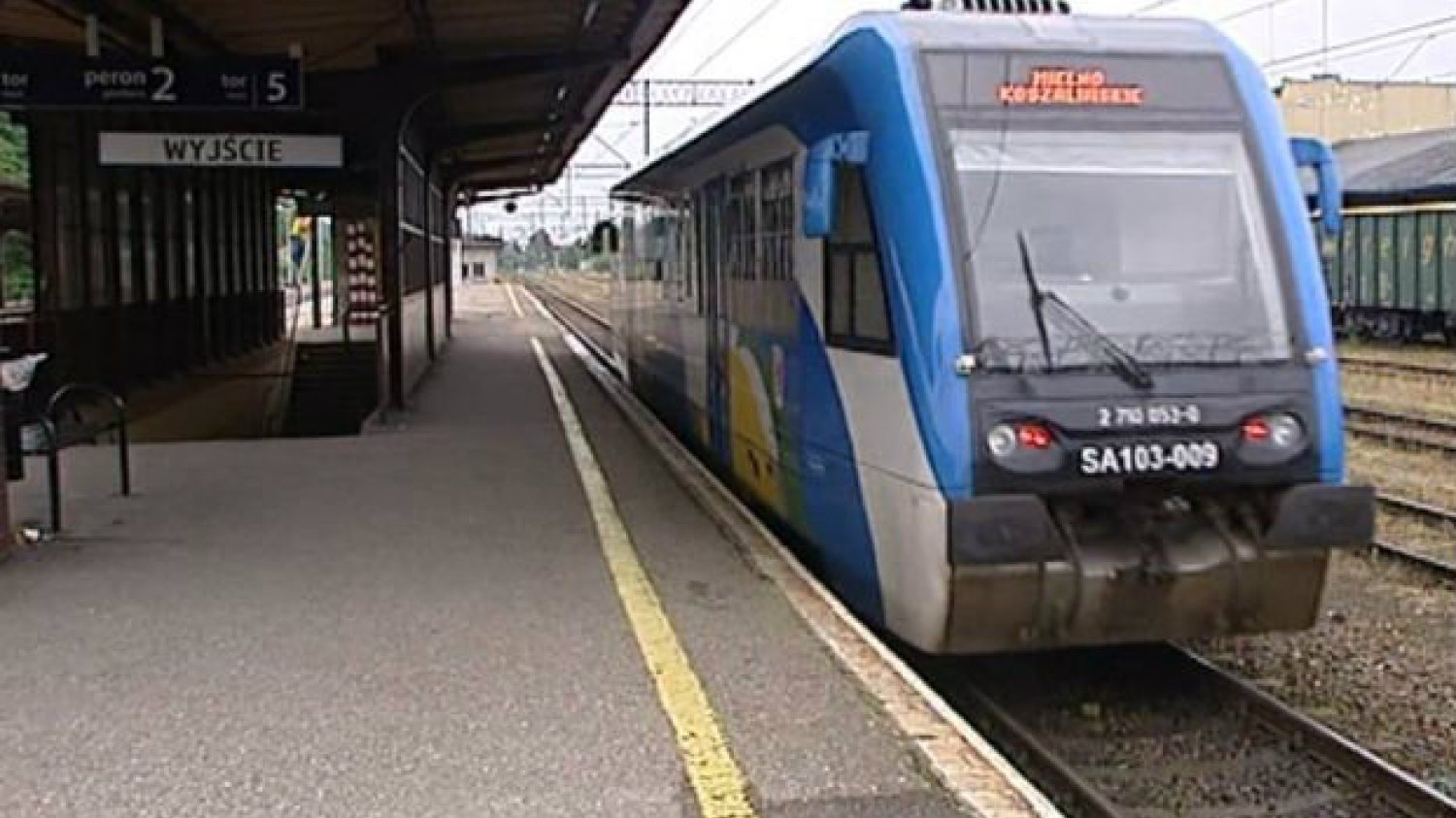 Pies przypominający owczarka Niemieckiego uratował swojego właściciela i mieszkańca Niekładzia w powiecie gryfickim przed śmiercią pod kołami pociągu.