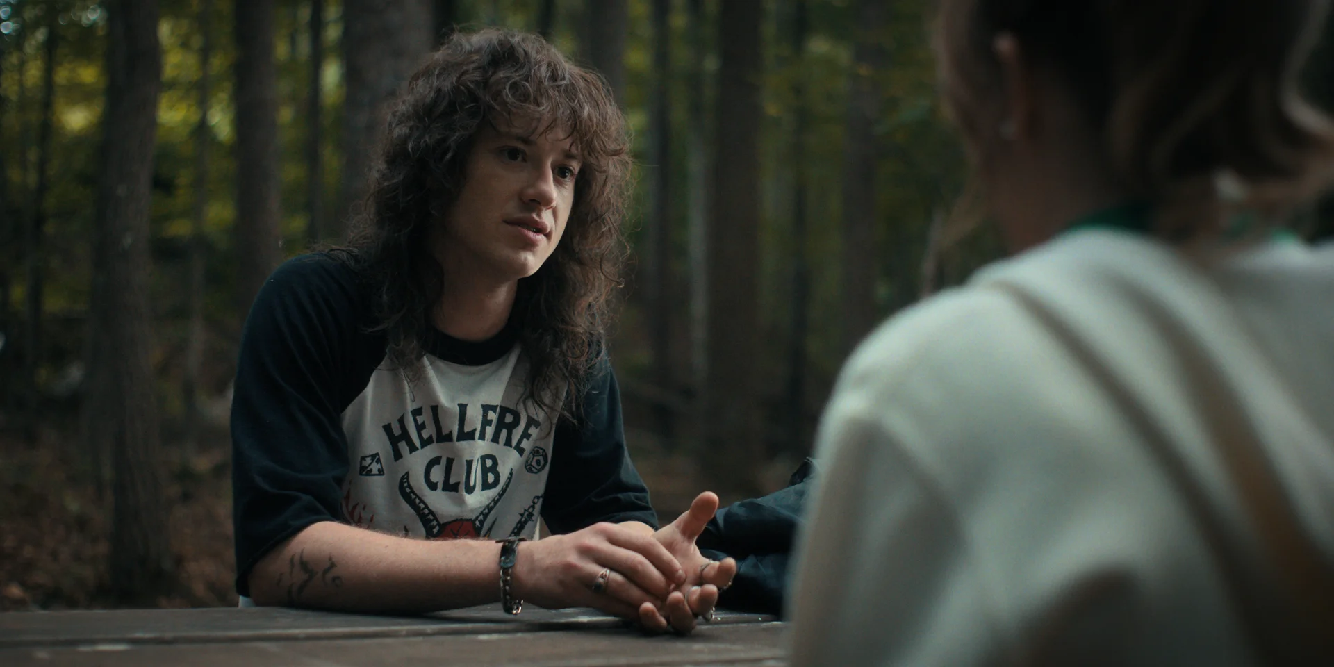 Eddie Munson (Joseph Quinn) w "Stranger Things 4".