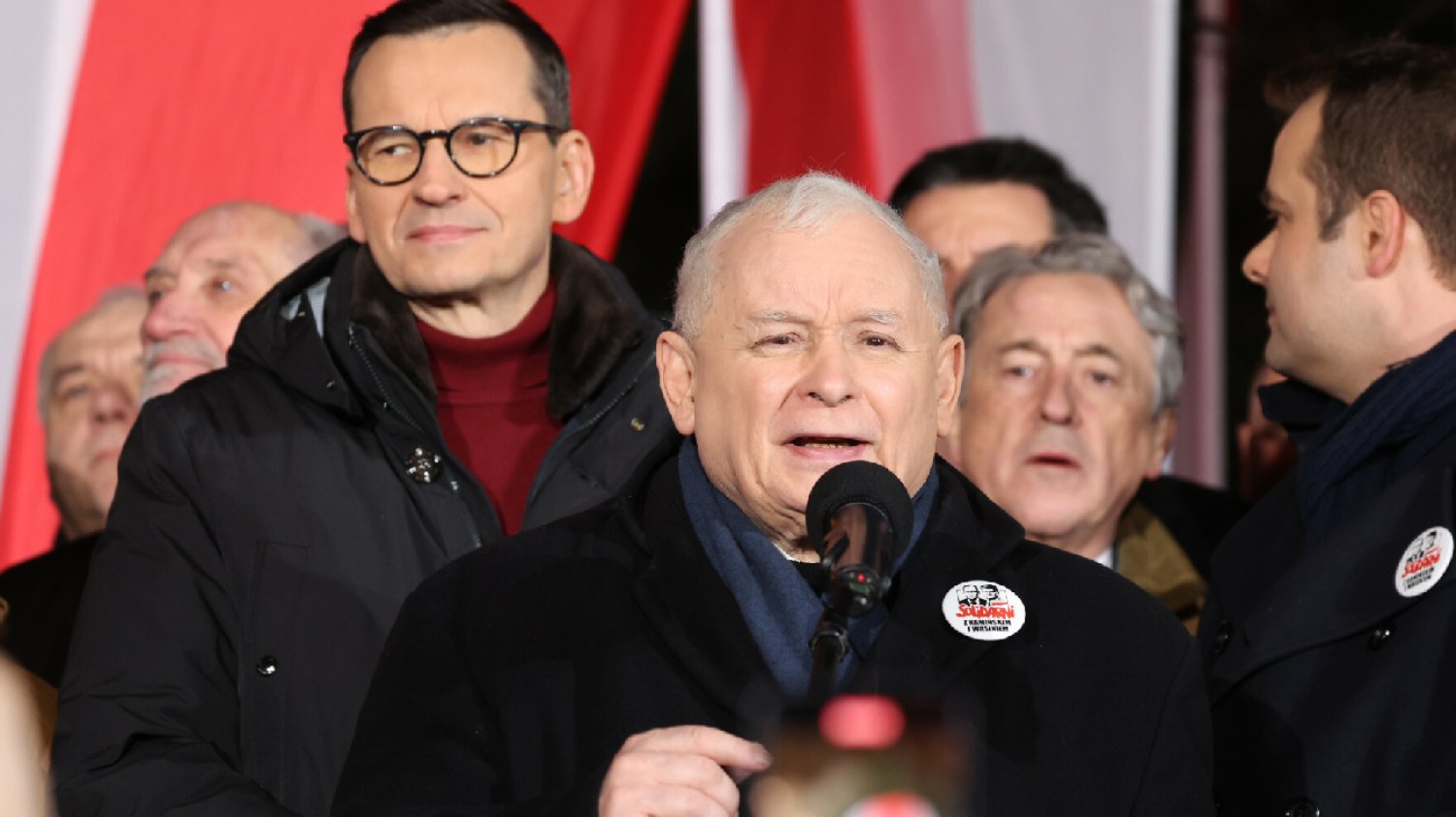 Sondaż. Morawiecki nawet nie wejdzie do drugiej tury. Trzaskowski zmierzy się z Hołownią.