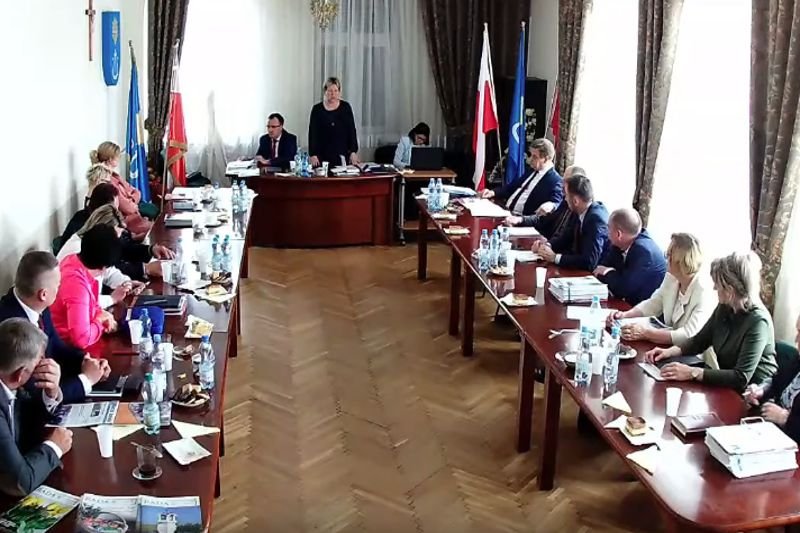 Radni gminy Wola Krzysztoporska zdecydowali co stanie się z flagą UE w ich sali obrad.