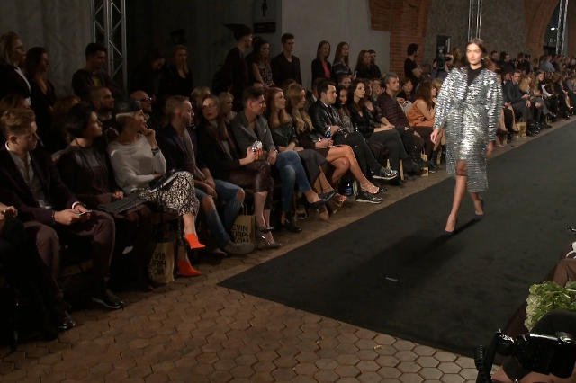 Pokaz "64x45" duetu Paprocki i Brzozowski odbył się w Arkadach Kubickiego w Warszawie.