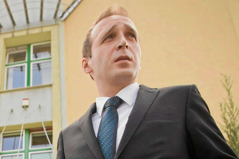 Poseł Adam Rybakowicz z Ruchu Palikota załatwiał się publicznie na bydgoskiej starówce