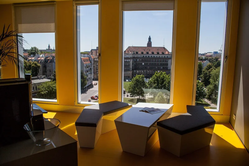 Nowy biurowiec i apartamentowiec na ulicy Kurkowej we Wrocławiu