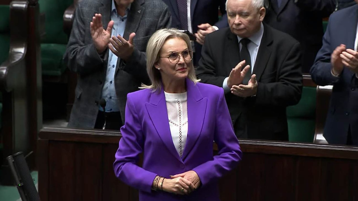 Obrady Sejmu zaczęły się zaskakująco. Hołownia zaprzysiągł Annę Baluch.