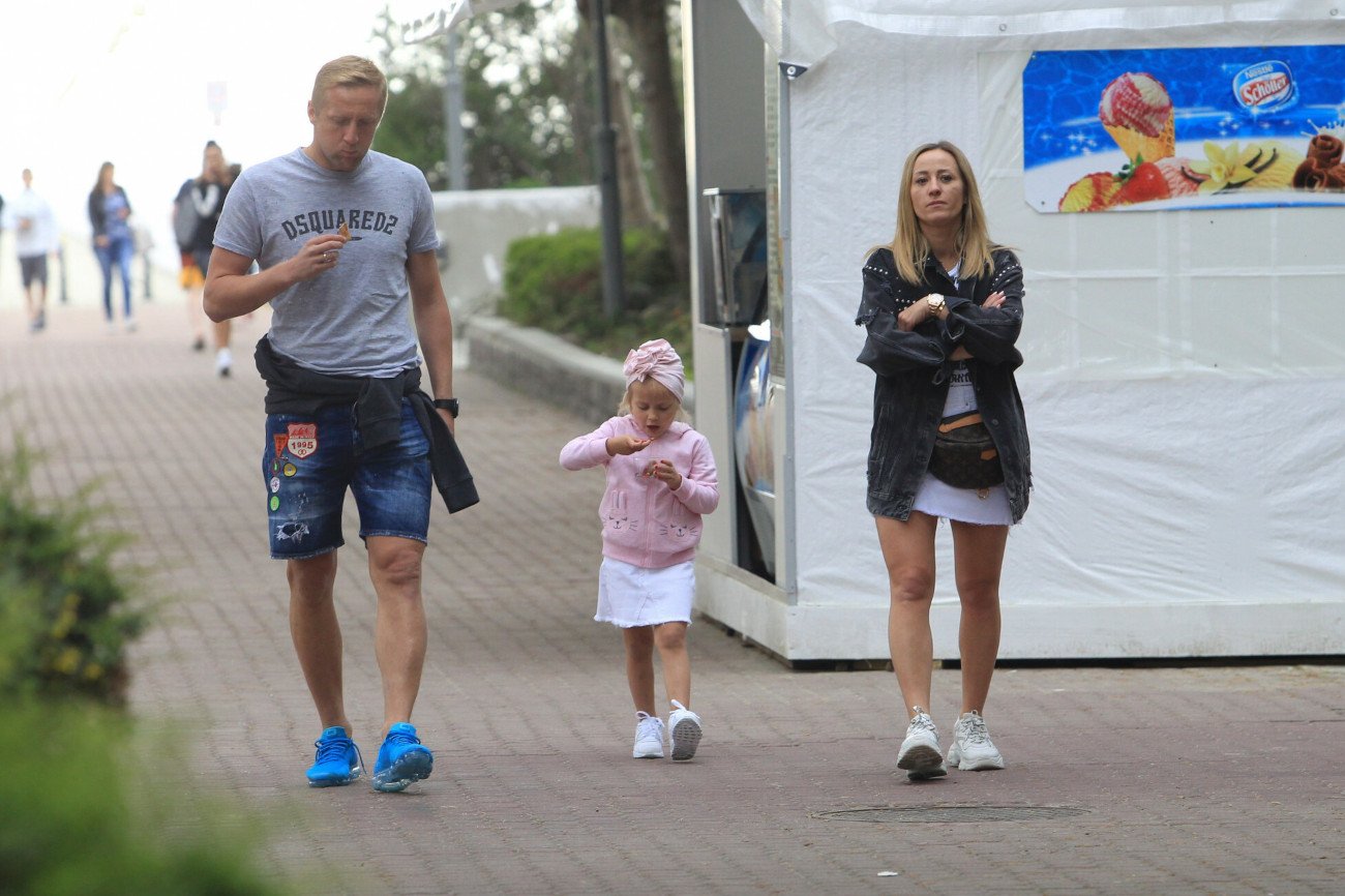 Marta Glik, żona reprezentacyjnego obrońcy, otrzymała na Instagramie szokujące wiadomości od angielskich kibiców.