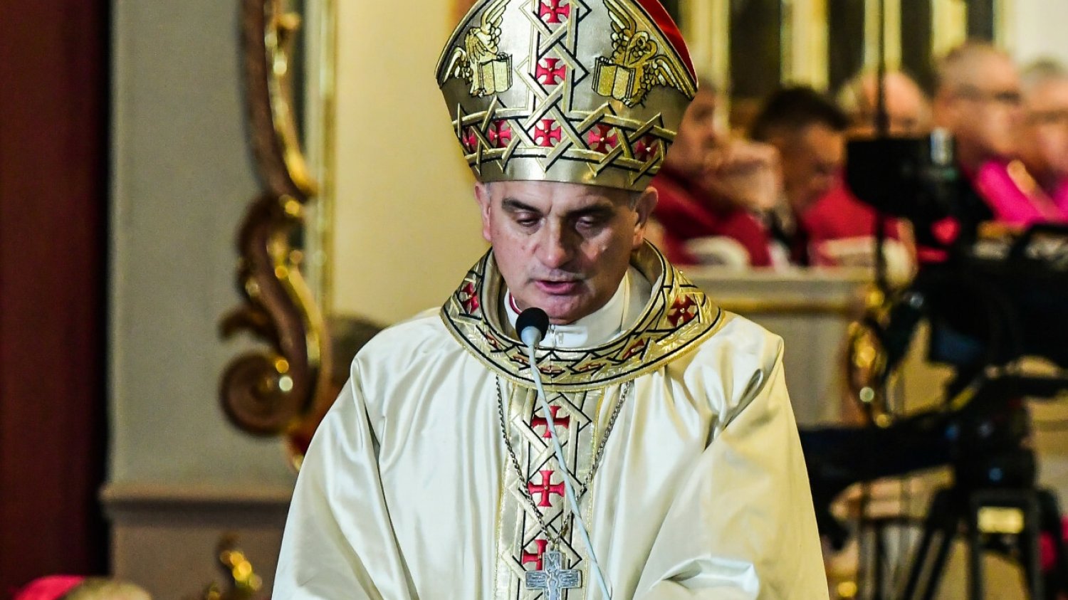 Biskup bydgoski Krzysztof Włodarczyk oburzony masowymi odejściami uczniów z lekcji religii