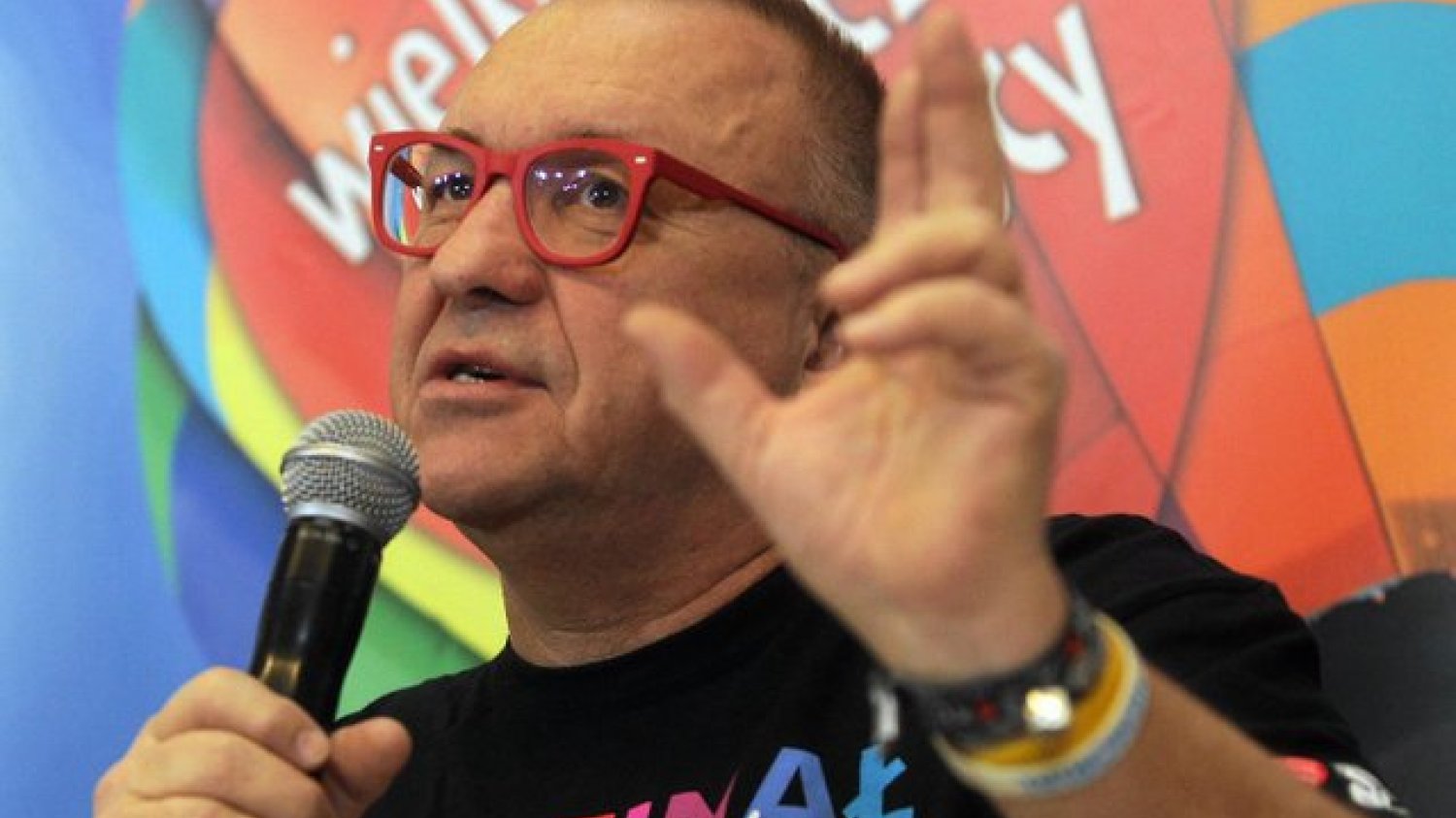 Jurek Owsiak w piątek na Facebooku napisał: "Aż trudno uwierzyć. Zwyciężyli obywatele i zdrowy rozsądek".