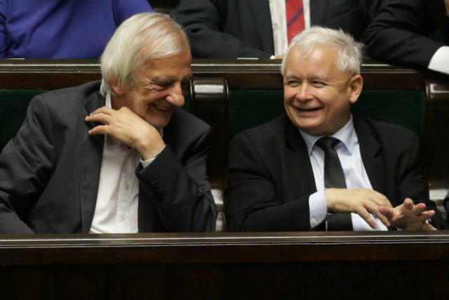 Jarosław Kaczyński i Ryszard Terlecki po uchwaleniu nowelizacji ustawy o Sądzie Najwyższym.