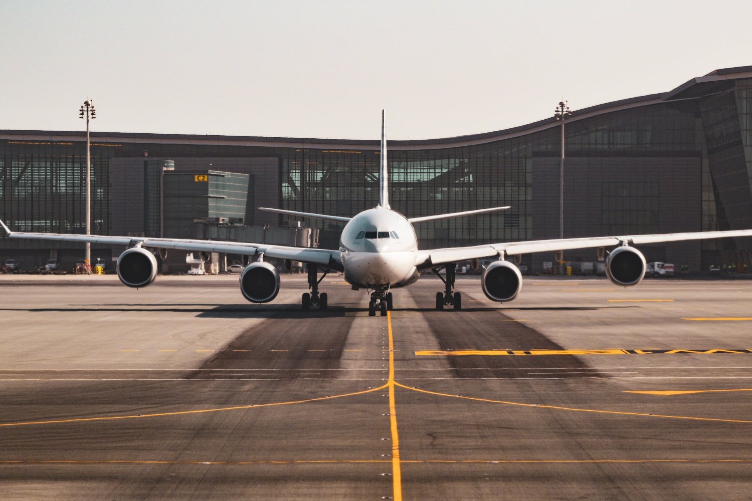 Na lotnisku Gatwick dokonano makabrycznego odkrycia.
