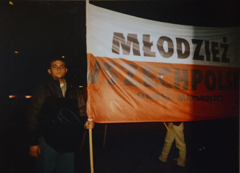 Fotoreporter Dariusz Grochal we wczesnej młodości był członkiem Młodzieży Wszechpolskiej. W wywiadzie dla naTemat tłumaczy dlaczego.