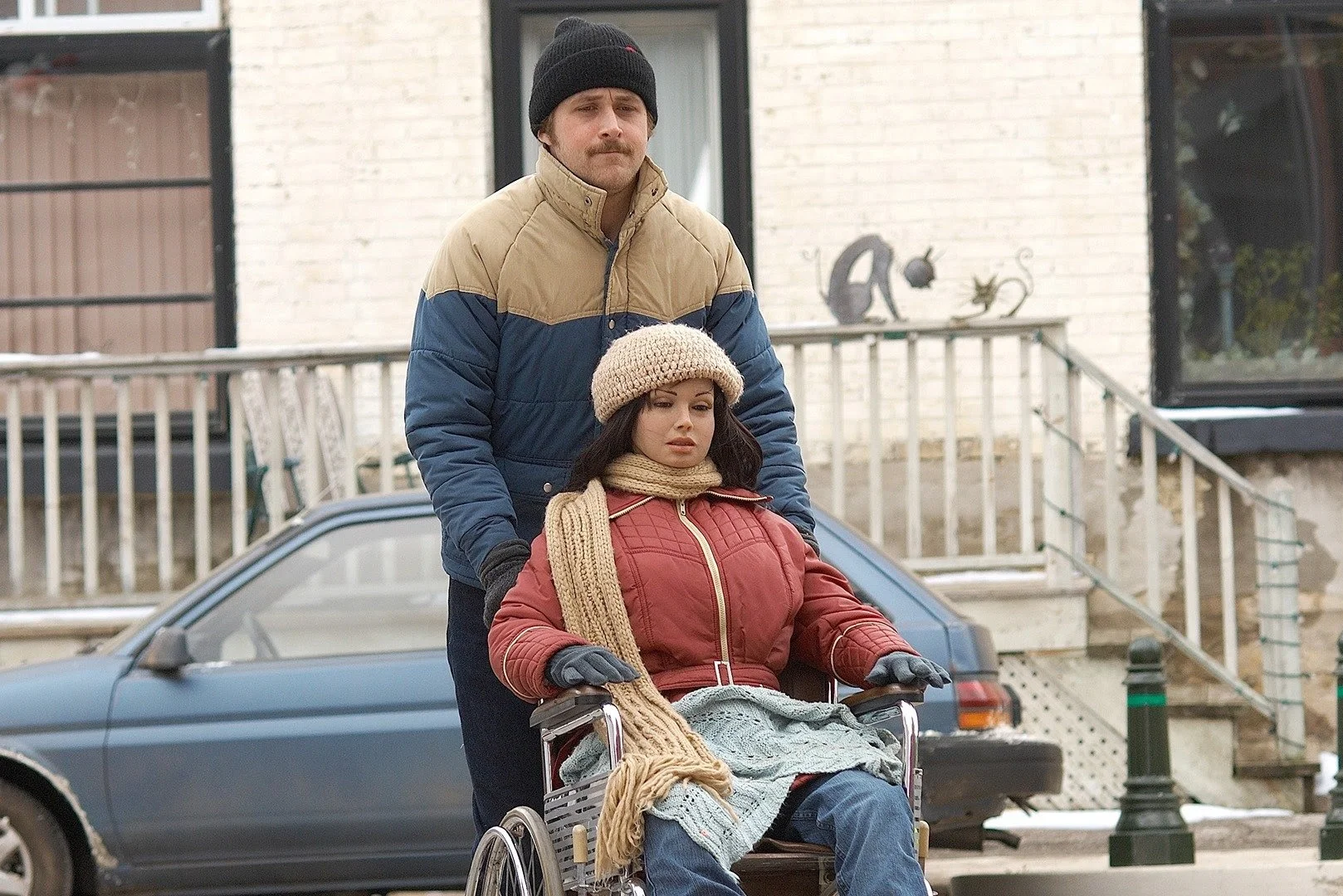 Ryan Gosling w filmie "Miłość Larsa".
