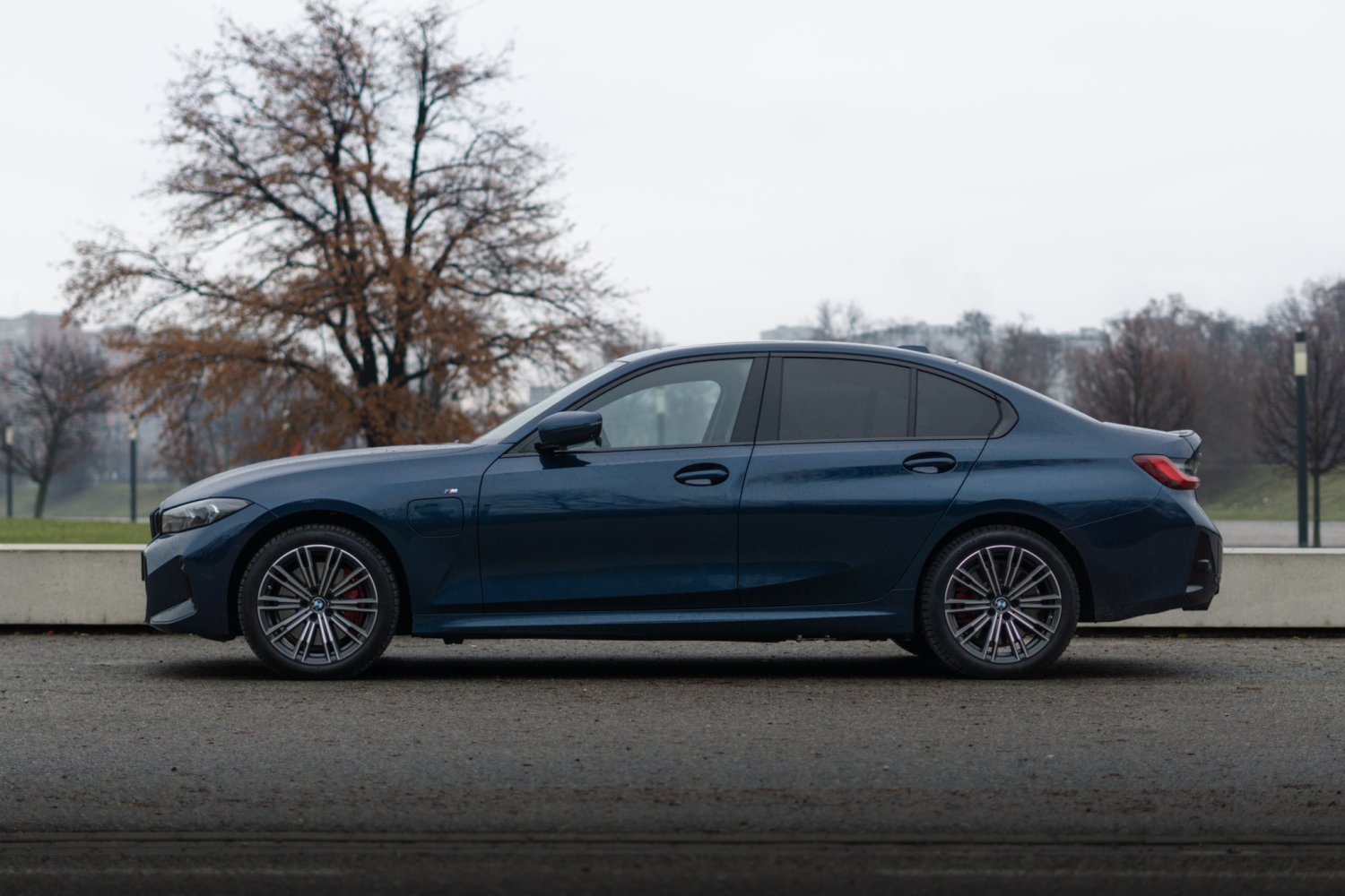 BMW 330e xDrive Hybrydowe BMW 330e xDrive