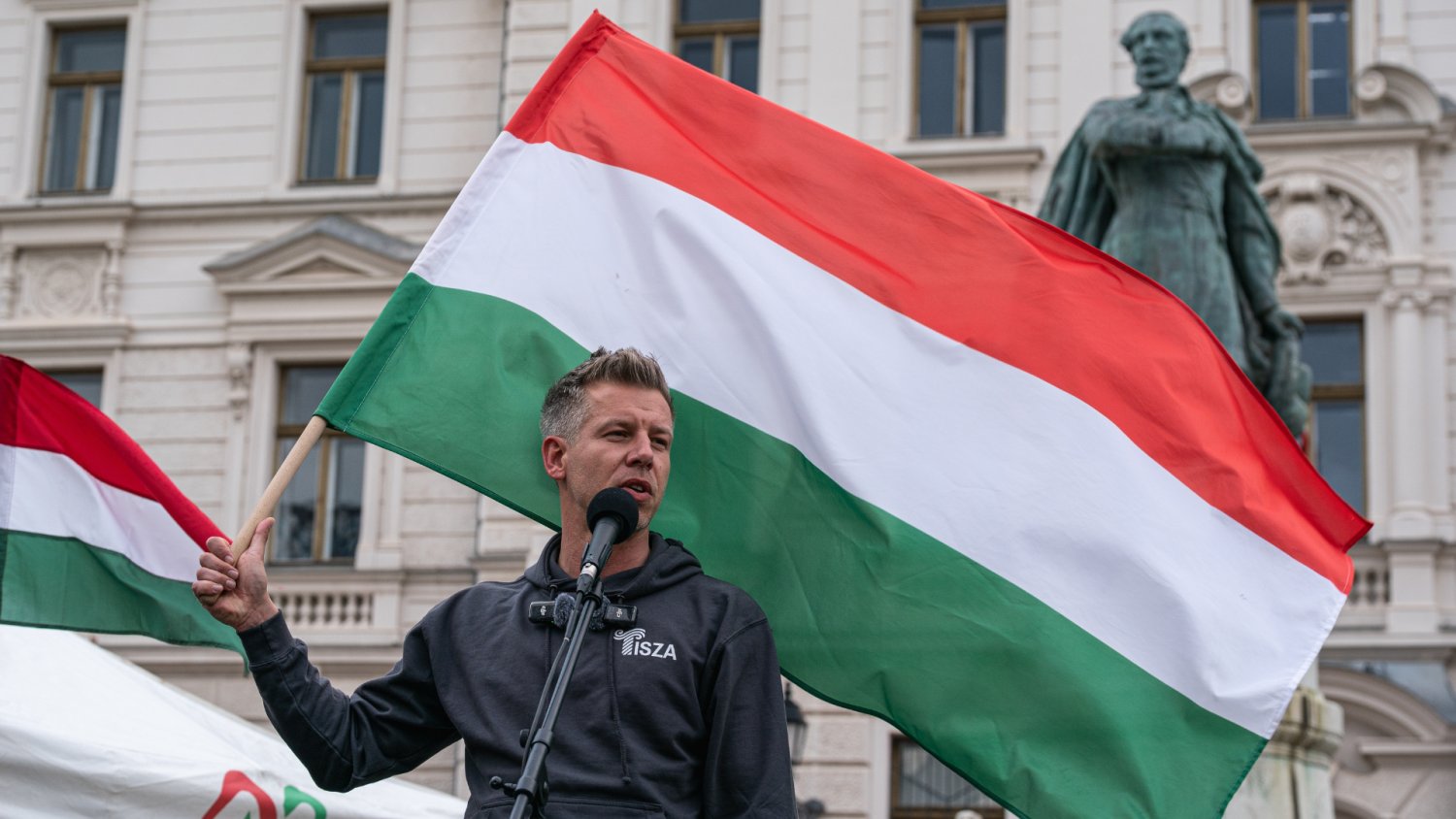 Wybory na Węgrzech. Podają przykład Polski, by pokazać, jaki TISZA może mieć problem