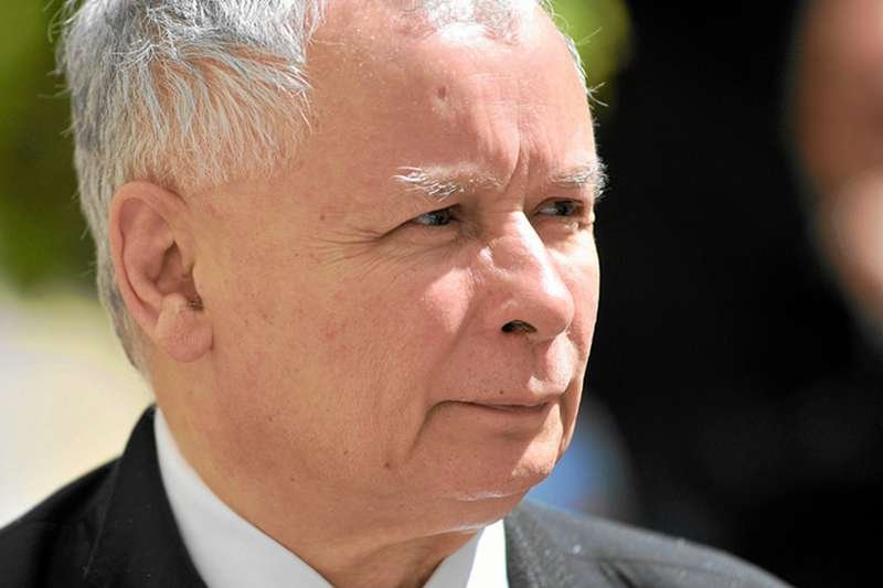 Podczas spotkań z Jarosławem Kaczyńskim nie można mu zadawać pytań osobiście. Trzeba napisać na kartce