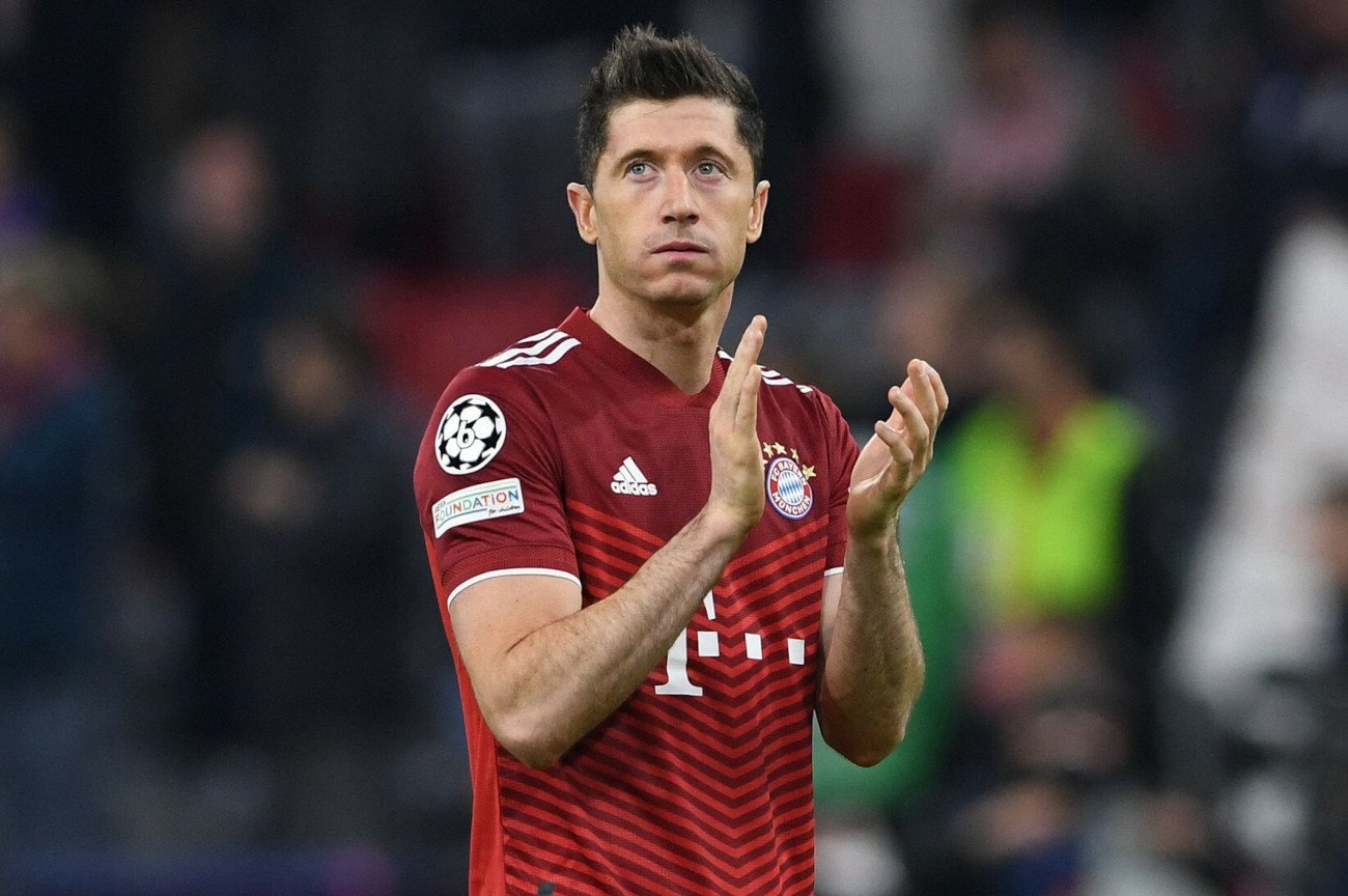 Robert Lewandowski wrócił do Monachium. Czy Polak zdoła wydostać się z Bayernu do FC Barcelony?