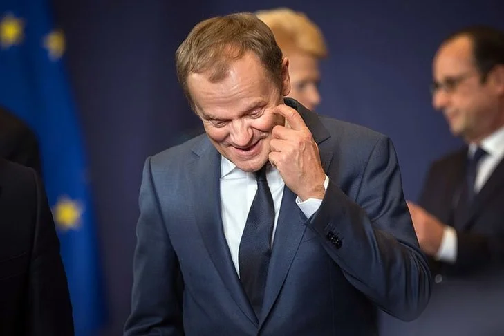 Donald Tusk w swoim stylu odniósł się do kryzysu w obozie rządzącym, który widać w tle akcji CBA przeciw prezesowi NIK Marianowi Banasiowi.
