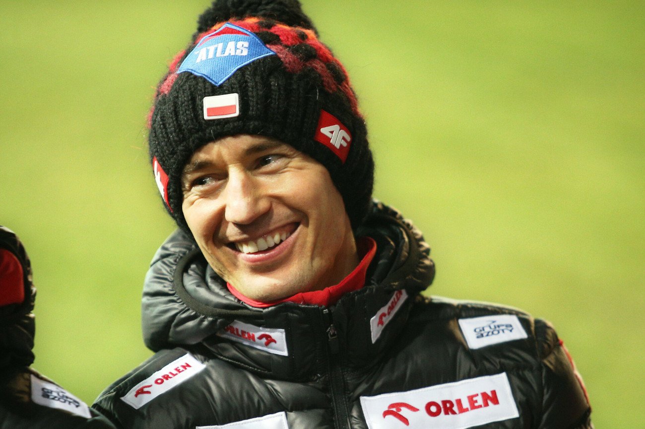 Kamil Stoch ma spore poczucie humoru, którym często dzieli się z kibicami poprzez media społecznościowe.