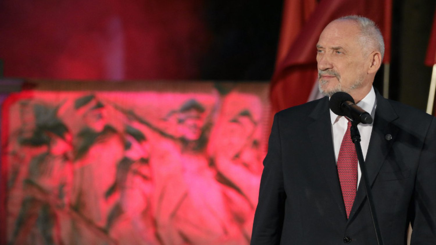 Minister Macierewicz chętnie odwołuje się do chwały oręża polskiego.