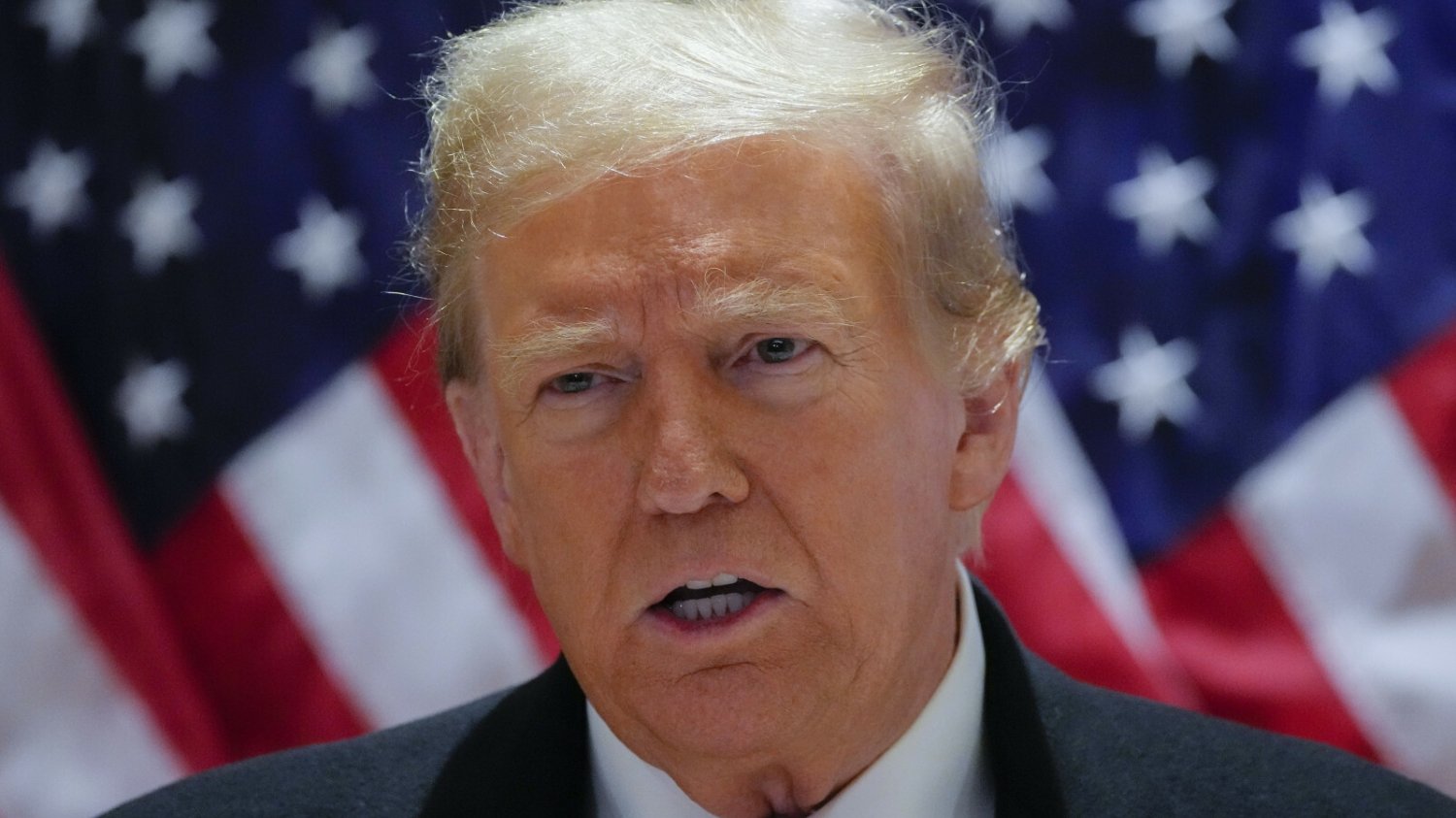 Trump zaczął sprzedawać własną Biblię. Ma w tym ukryty cel.