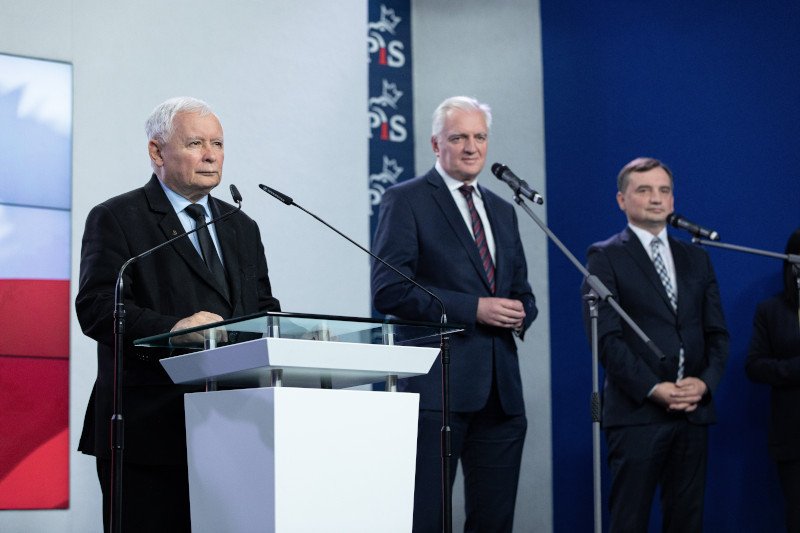 Kaczyński na spotkaniu liderów obozu władzy przyznał, że nie przewidział konsekwencji w sprawie aborcji