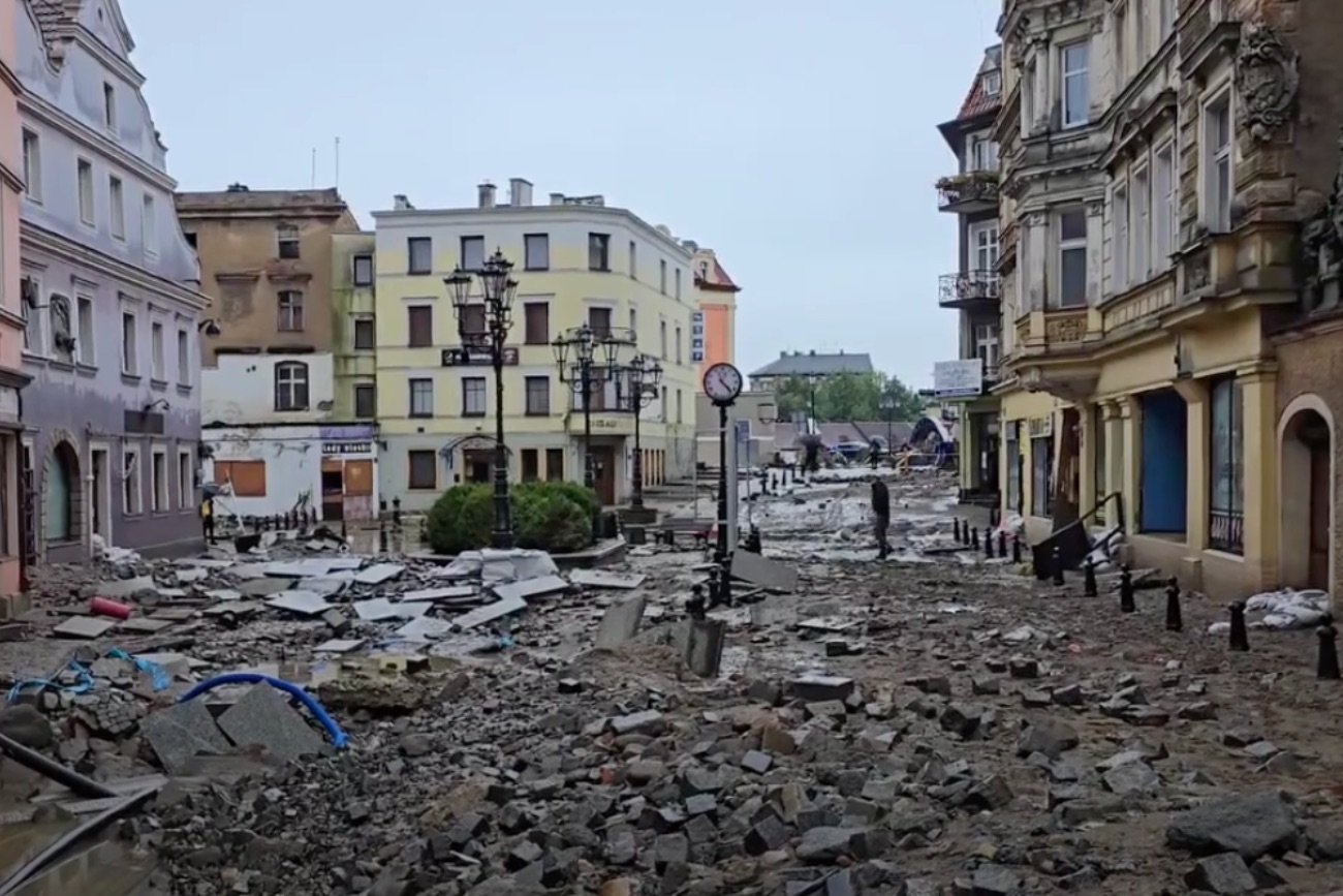 Skala zniszczeń po powodzi w Kłodzku