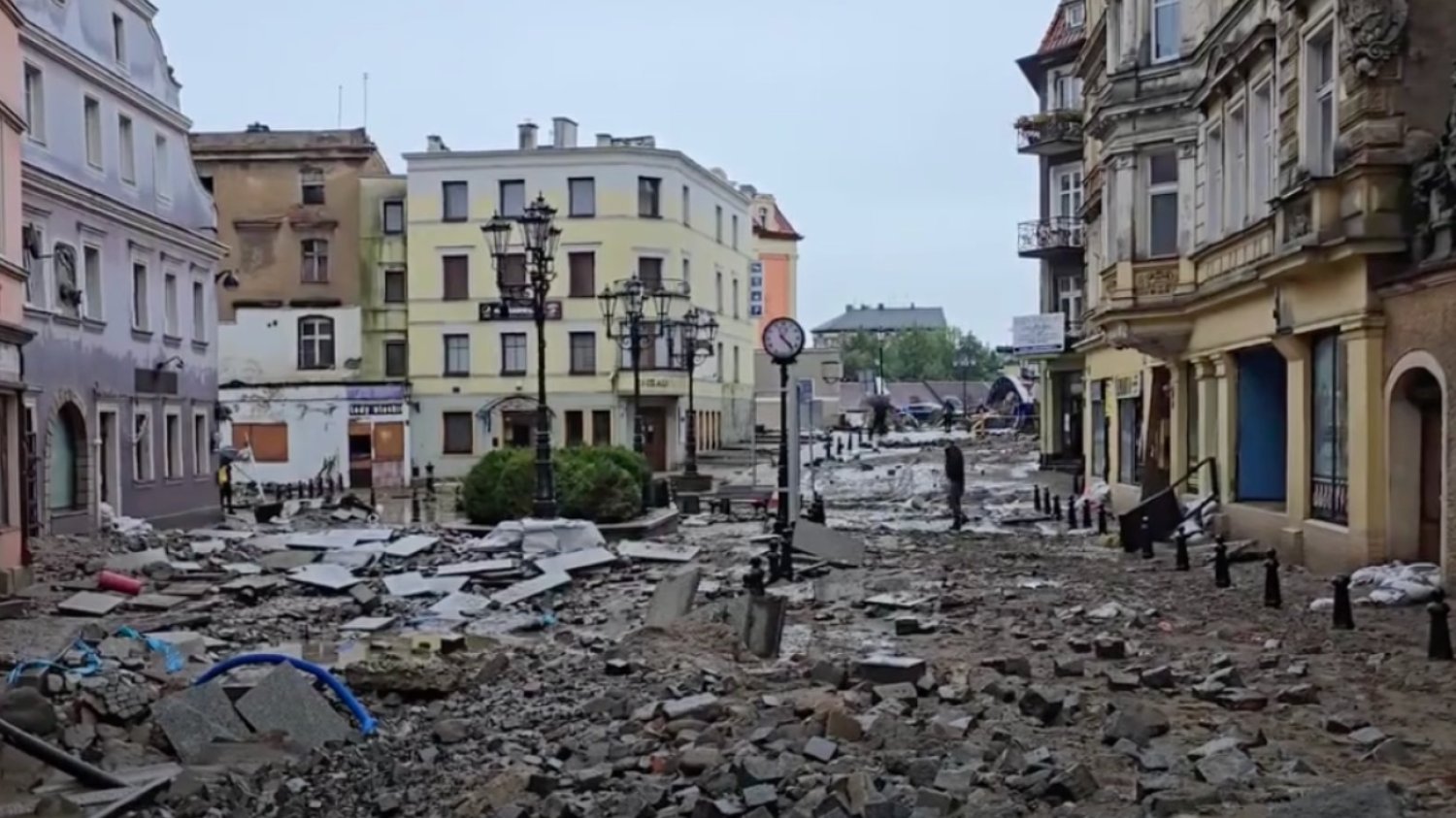 Skala zniszczeń po powodzi w Kłodzku