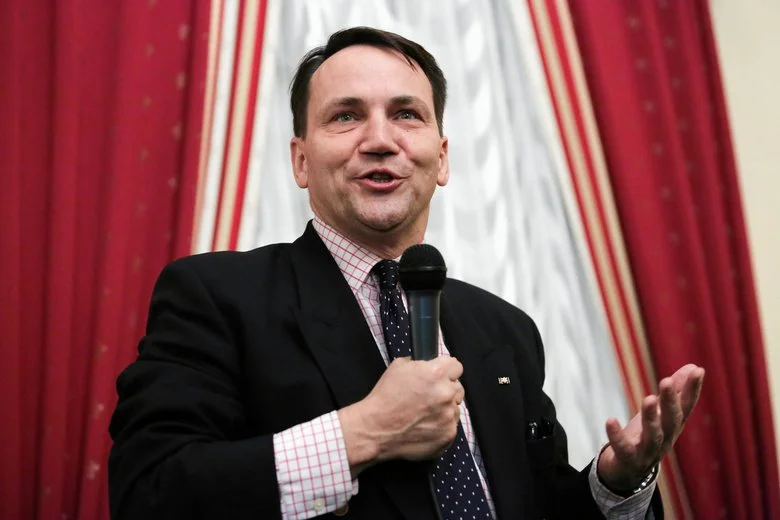 Radosław Sikorski rozmawiał już z Grzegorzem Schetyną i Donaldem Tuskiem. Były minister spraw zagranicznych będzie lokomotywą listy Koalicji Obywatelskiej.