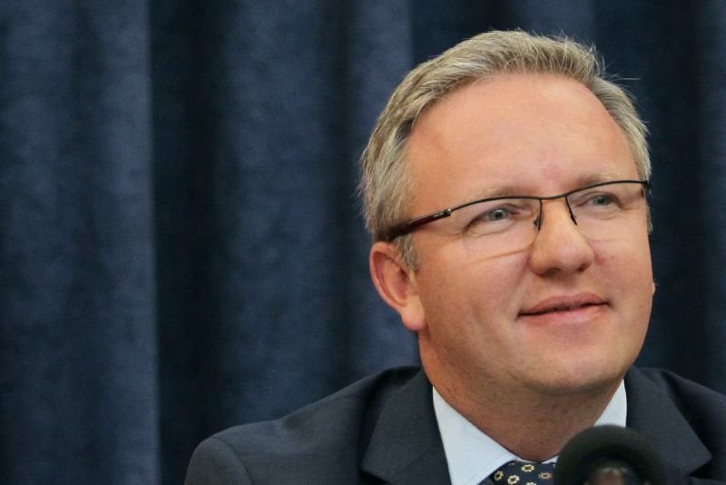 Szef gabinetu prezydeta Krzysztof Szczerski ma powody do "zadowolenia". Jego wypowiedź o "celibacie nauczycieli" jest cytowana przez wszystkie media.