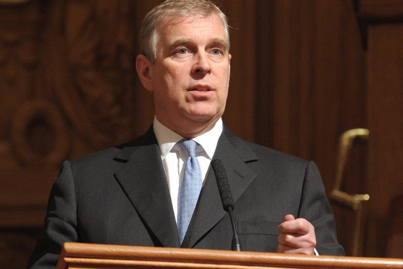 Książę Andrzej zrezygnował z obowiązków publicznych. W tle skandal pedofilski.