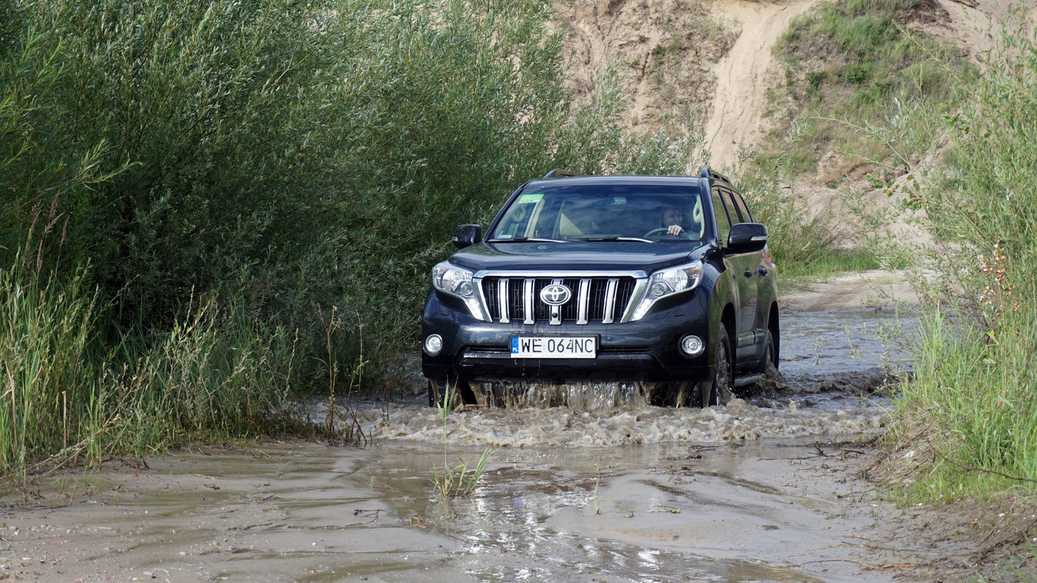 Nie ma wielu rzeczy niewykonalnych dla Toyoty Land Cruiser.