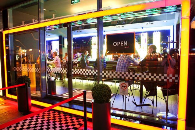 mini MINI, czyli węgierski bar zainspirowany kutlowym samochodem