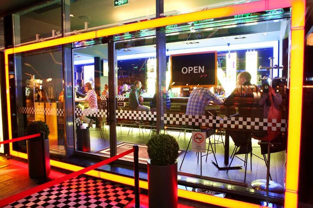 mini MINI, czyli węgierski bar zainspirowany kutlowym samochodem