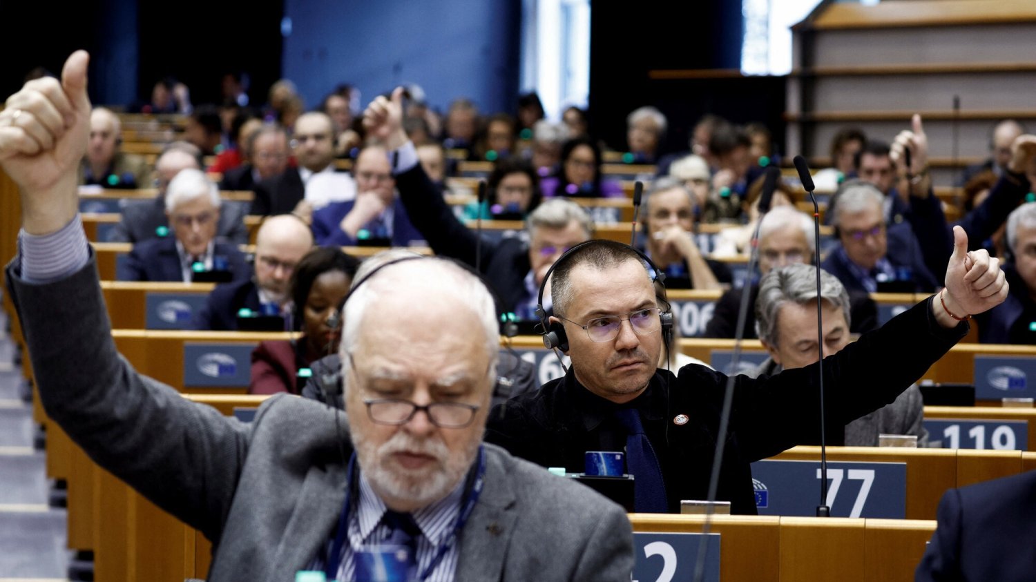 Parlament Europejski przegłosował decyzję ws. dwóch europosłów.