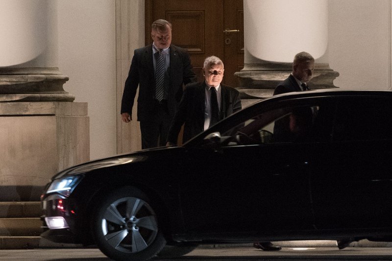 Jarosław Kaczyński wychodzi od Andrzeja Dudy. Prezes ujawnia co myśli o jego propozycjach.