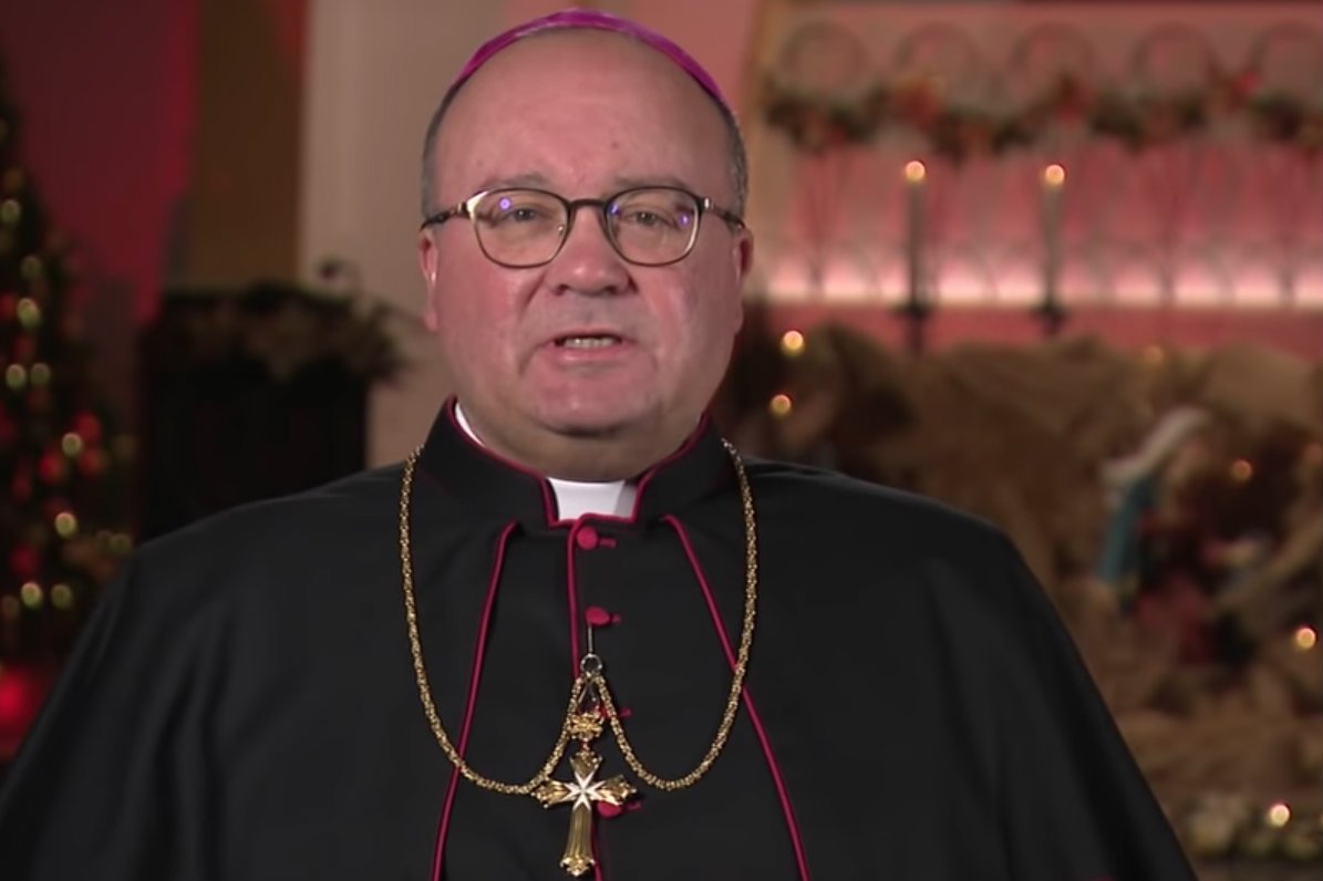 Arcybiskup Charles Scicluna przyjedzie do Polski na zaroszenie Episkopatu Polski. Wcześniej sugerowano, że wizyta ma związek z tym, że papież Franciszek chce zrobić porządek z księżmi pedofilami w Polsce.